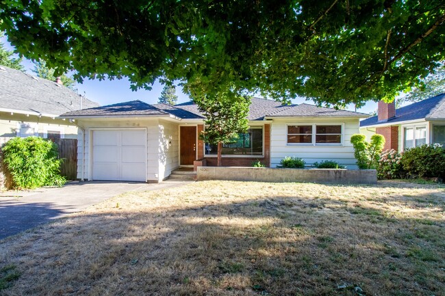 Building Photo - Fantastic SE Portland Home with Parking, H...