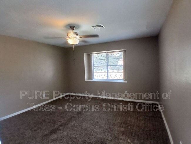 Building Photo - 10609 Kingwood Dr