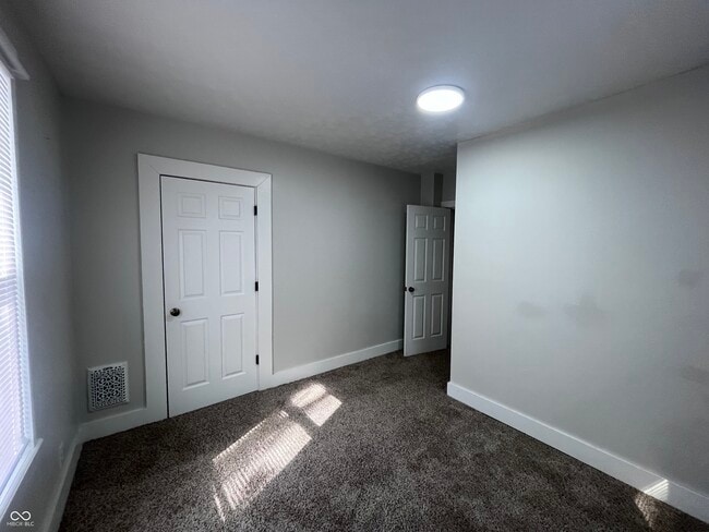 Building Photo - 2932 N Washington Blvd