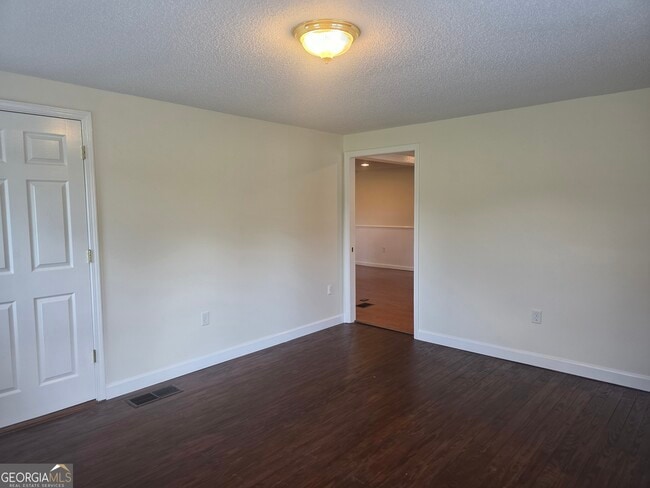 Building Photo - 807 Pound Rd