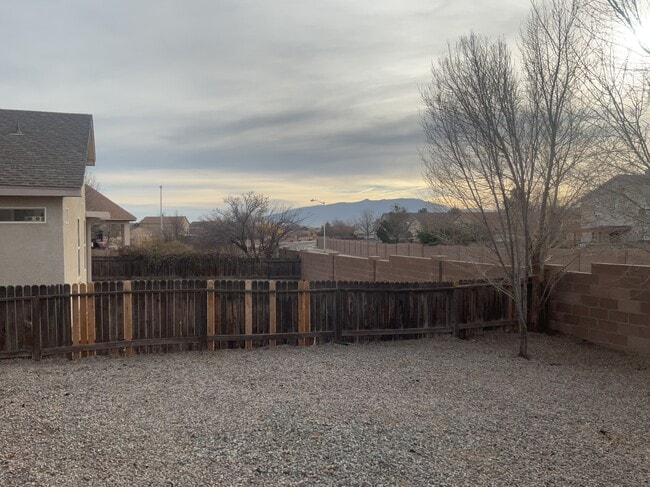 Building Photo - 736 Autumn Meadows Dr