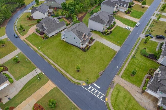 Building Photo - 301 Cochin Dr