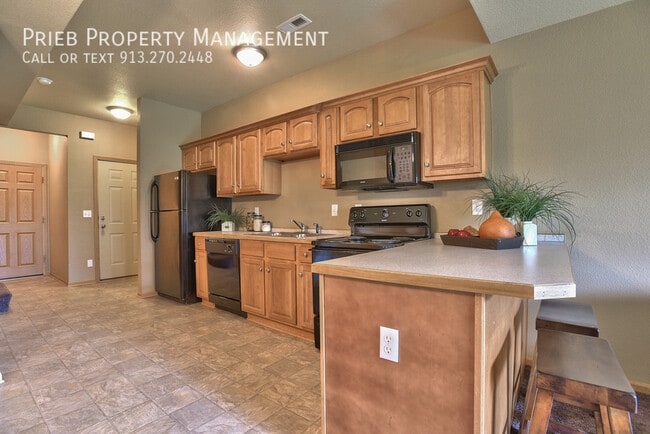 Building Photo - 824 S Woodson Ct