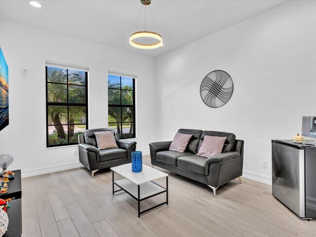 Building Photo - 8928 Bastille Cir E