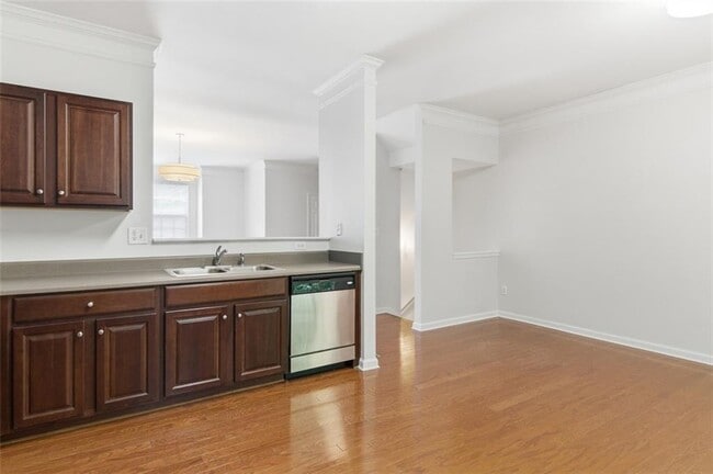 Building Photo - 6710 Stoneleigh Way