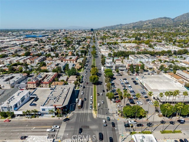 Building Photo - 1051 Western Ave