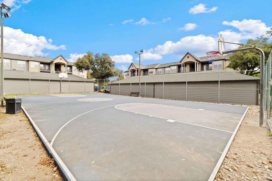 Building Photo - 1215 W Slaughter Ln