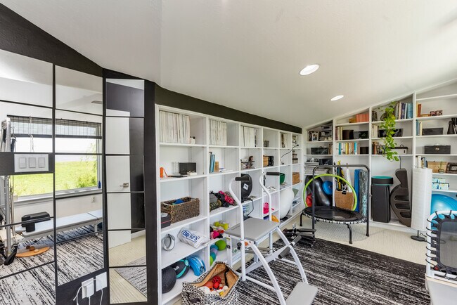 Building Photo - 4809 Neyrey Dr