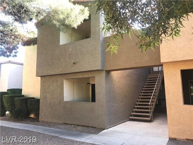 Building Photo - Beautiful South Shores Gated Community. 1st Floor unit. 2 beds. 2 baths.