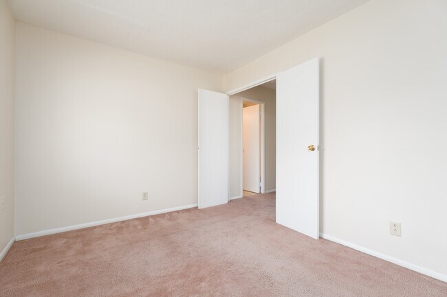 Building Photo - 2248 Boarman Dr