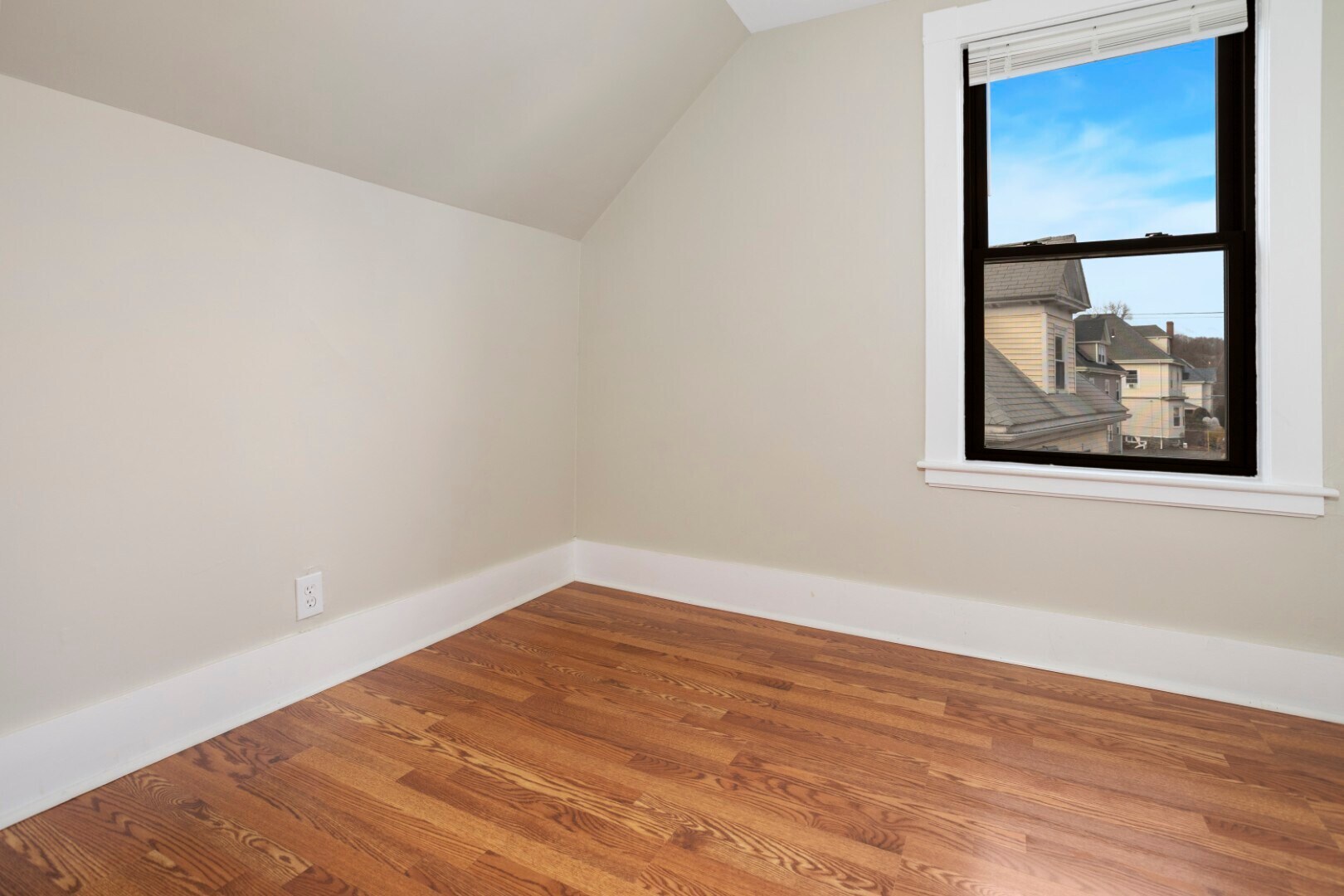 Building Photo - 54 Las Casas St