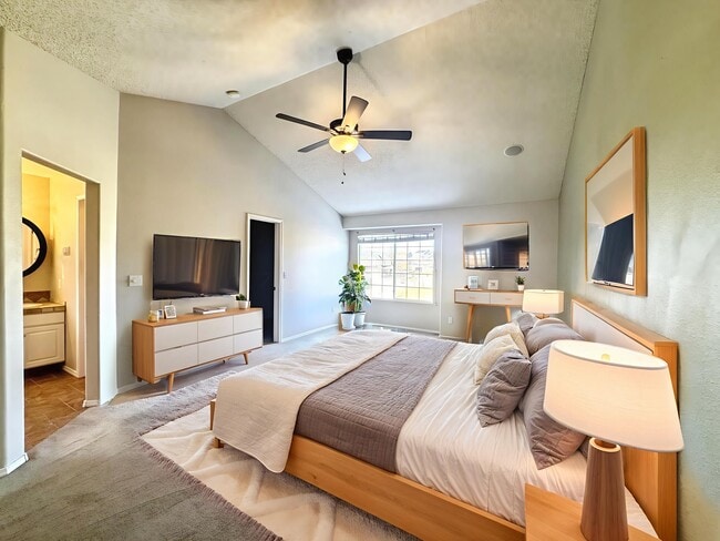 Building Photo - 236 Oxbow Dr