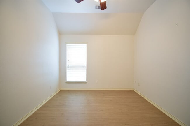 Building Photo - 1511 Eden Meadows Dr