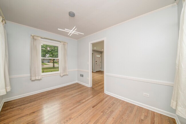 Building Photo - 384 S Wolf Rd