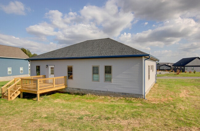 Building Photo - 102 Riverbend Dr