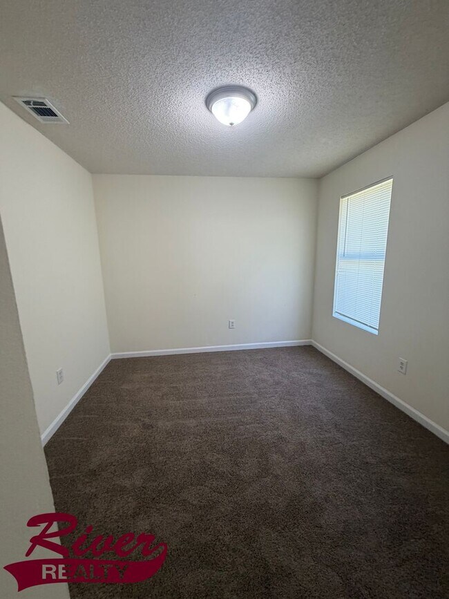 Building Photo - 3 Bedroom House in Hephzibah For Rent.