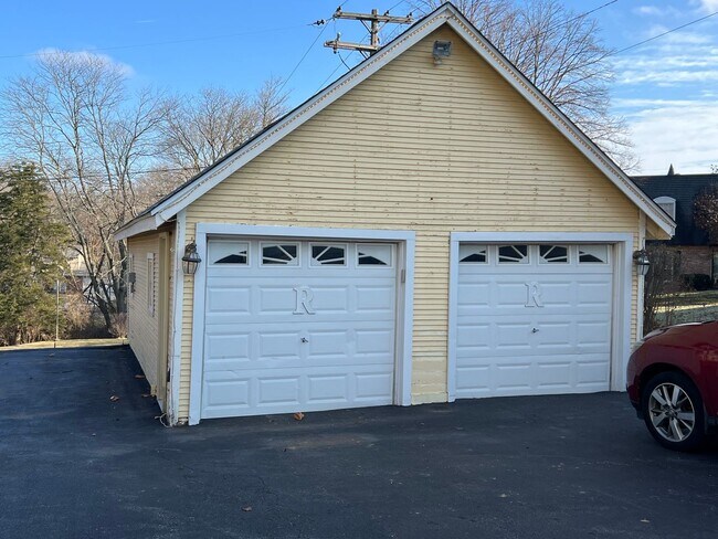 Building Photo - 3 Bedroom/2.5 Bathroom Home in Peoria for Lease