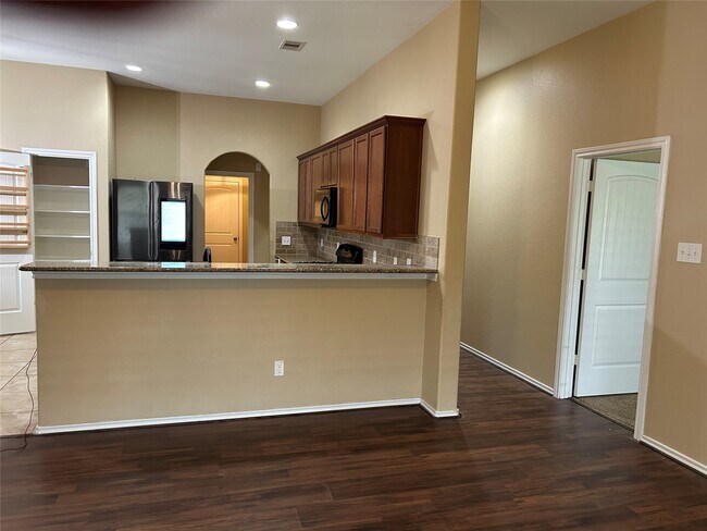 Building Photo - 25111 Country Gate Dr