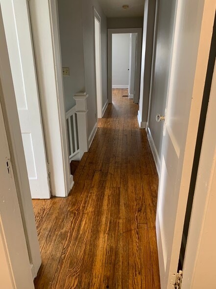 Building Photo - 813 N Bancroft St