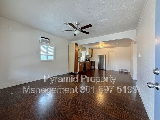 Building Photo - 729-731 W 100 S