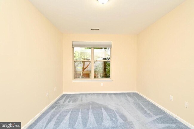 Building Photo - 11775 Stratford House Pl