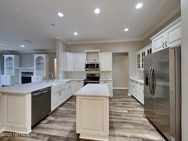 Building Photo - 440 Pine Eagle Dr