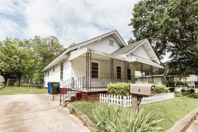 Building Photo - 8 A St