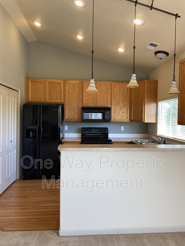 Building Photo - 6607 W 3rd St