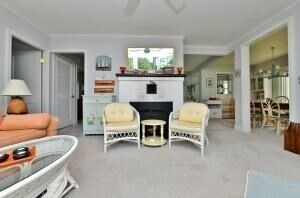 Building Photo - 208 Standish Rd