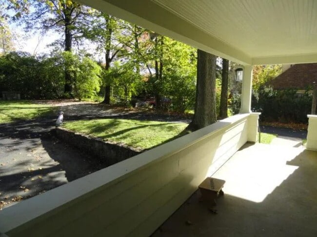 Building Photo - Beautiful 3-Bedroom, 1.5-Bath Home on a La...