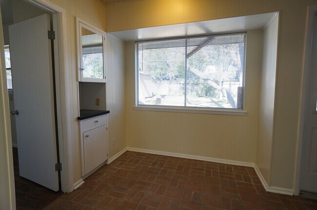 Building Photo - 11615 Sandman Dr