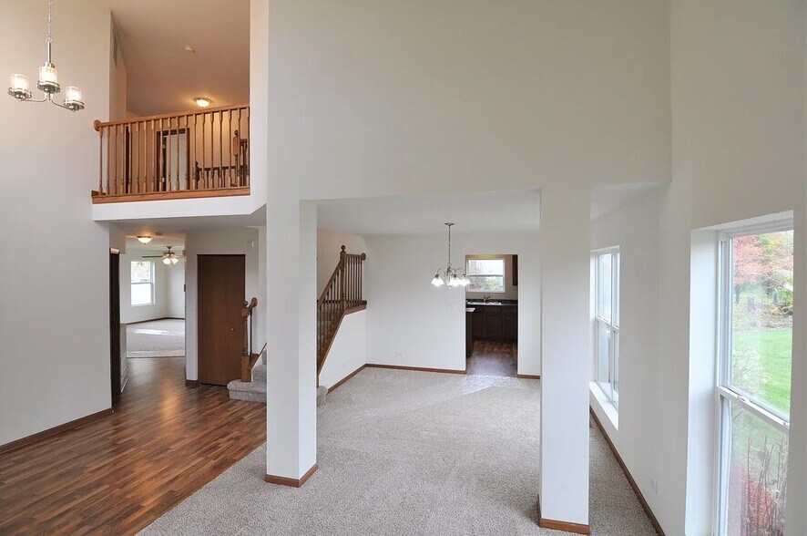 Building Photo - 1645 Prairieview Blvd