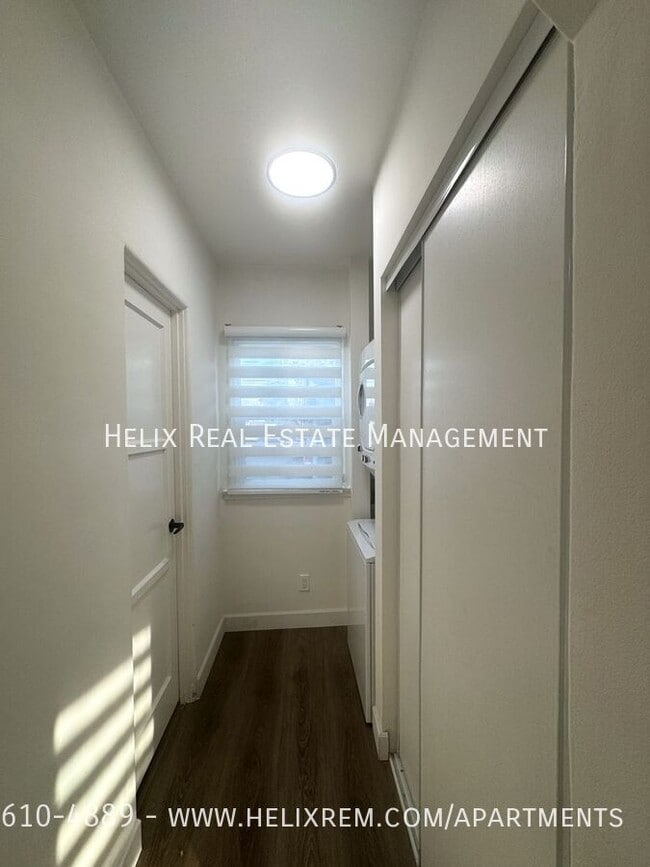 Building Photo - 1706 N Sierra Bonita Ave