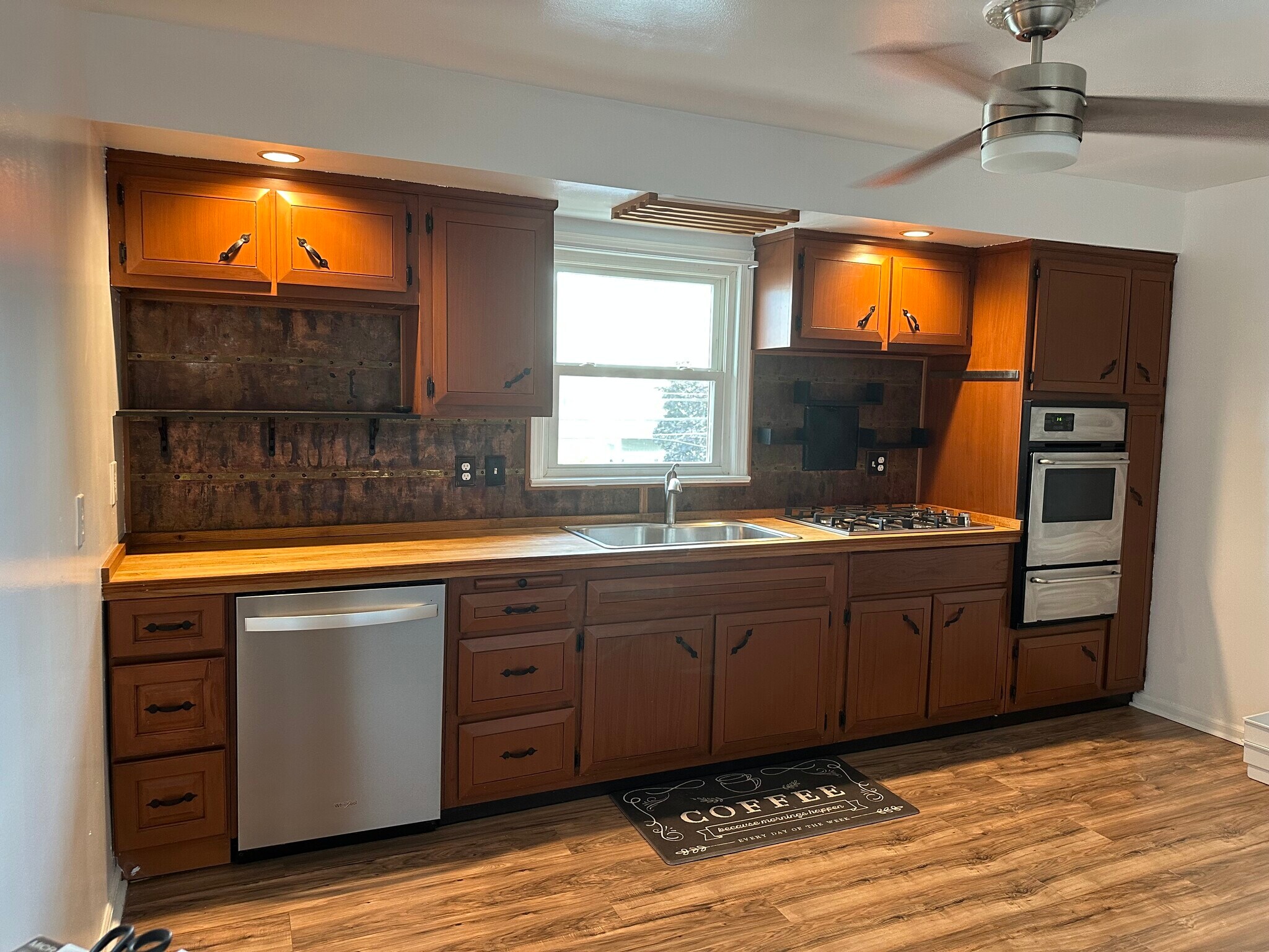 Kitchen - 33B Hussa St