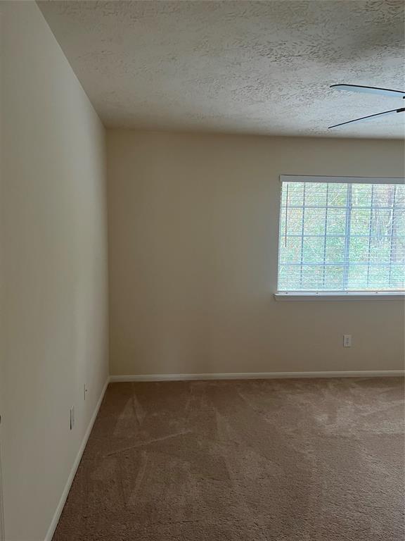 Building Photo - 302 Inverness Dr