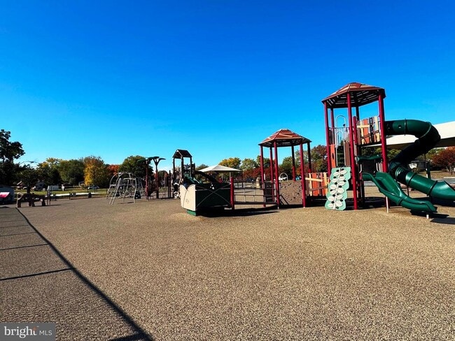 Building Photo - 1803 E Beech Rd