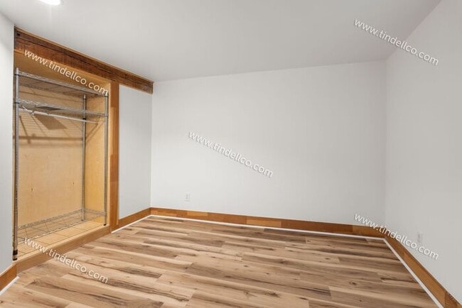 Building Photo - Spacious & Stylish 3-Bedroom Home with Upd...