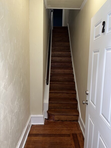 interior - 1504 68th Ave