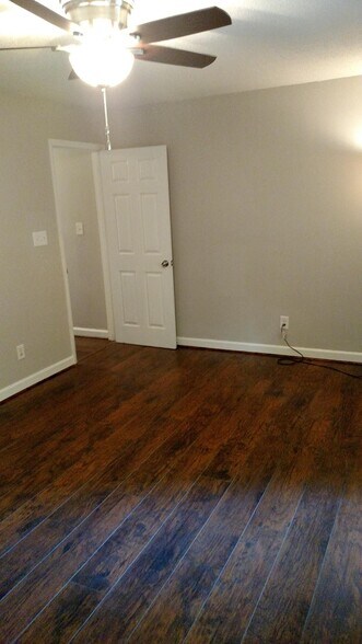 Bedroom - 5736 Murrayhill Rd