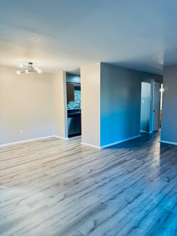 Building Photo - 1208-E Schaub Drive