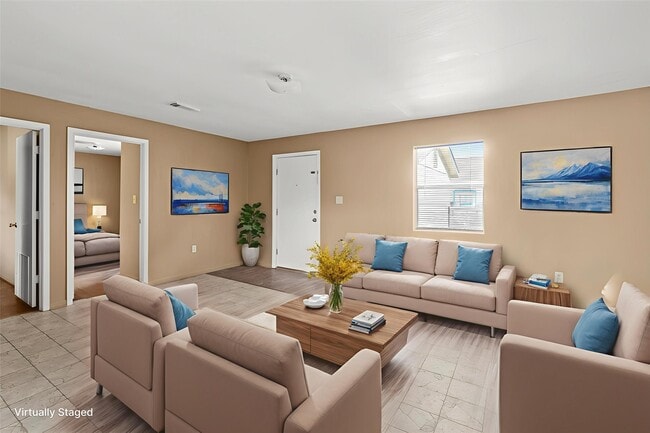 Building Photo - 2200 Peach Ave