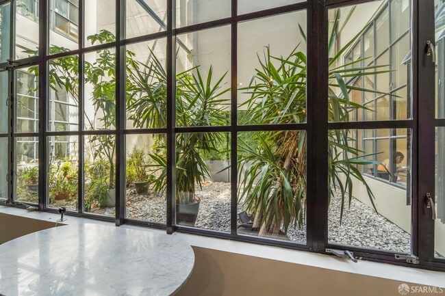 Building Photo - 601 4th St