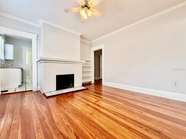 Building Photo - 607 S Willow Ave