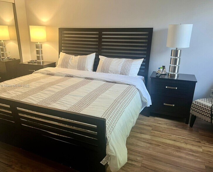 Building Photo - 1165 Crystal Way