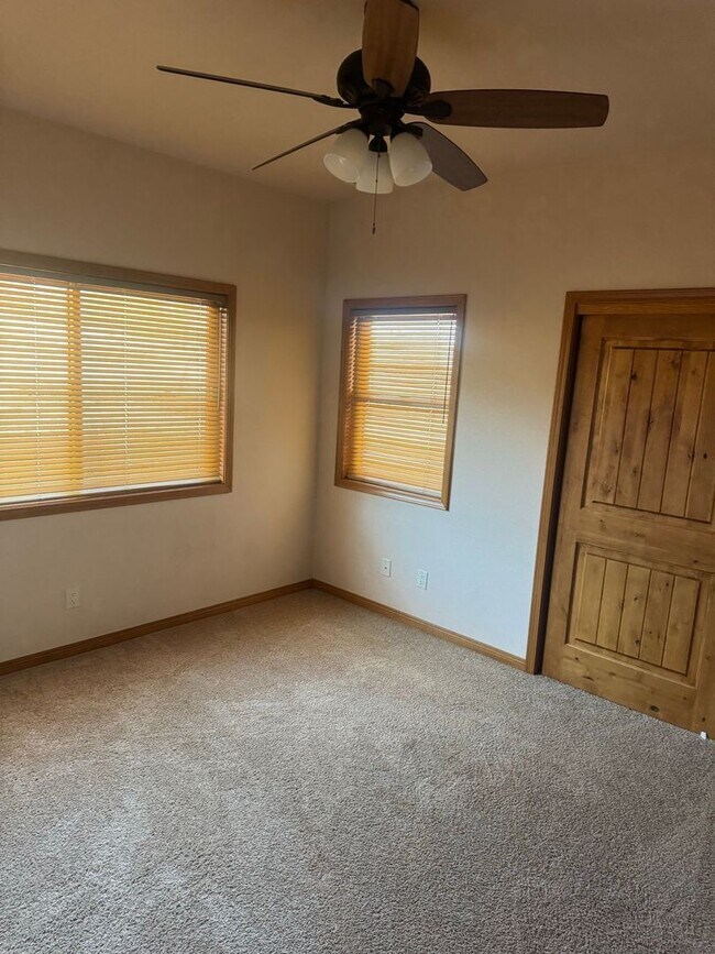 Building Photo - Beautiful 4-Bedroom Home on Acreage | Peac...