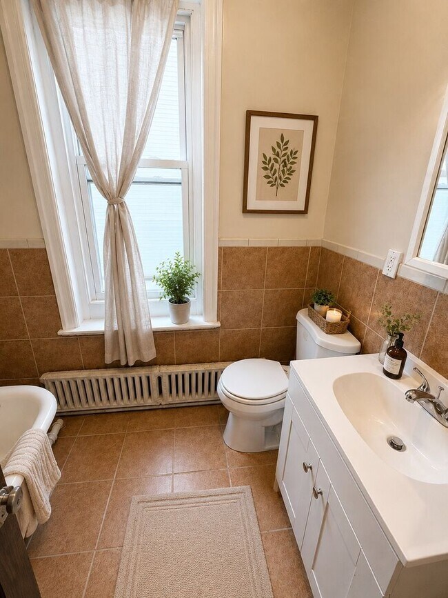 Building Photo - Spacious 6-Bedroom Rental in North Philadelphia | Small Dogs Welcome