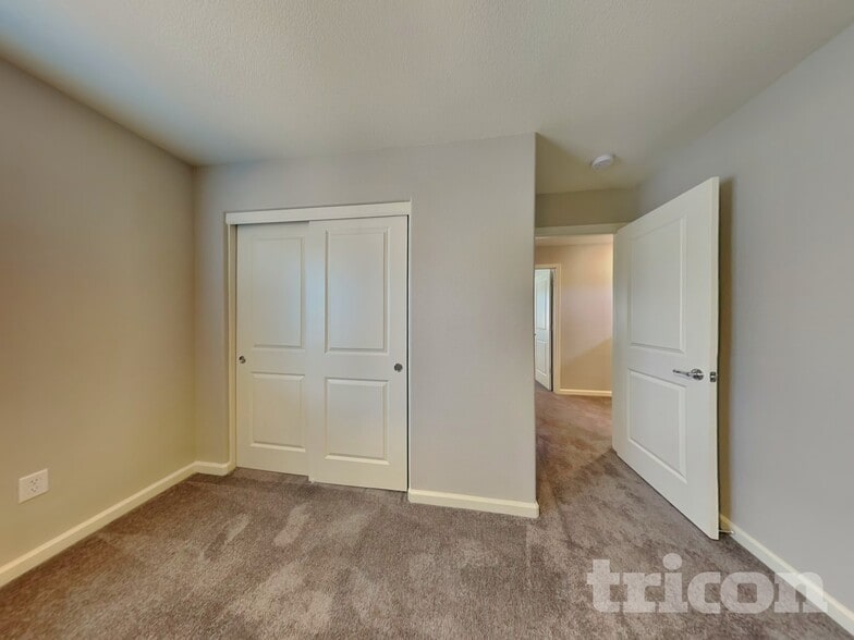 Building Photo - 8948 Elk Ravine Dr