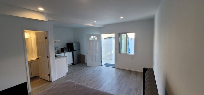 Building Photo - 2167 Casa Grande St