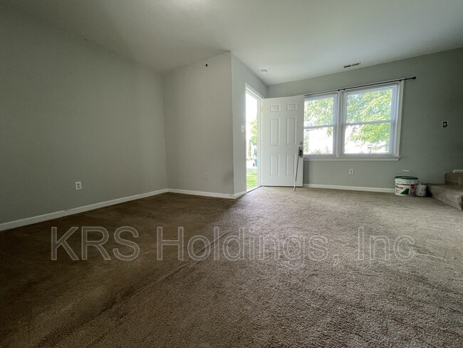 Building Photo - 117 Beechwood Ave