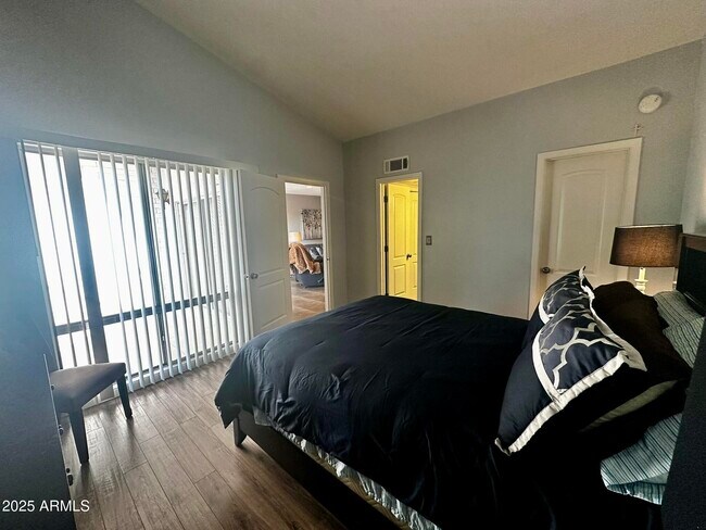 Building Photo - 16852 E La Montana Dr